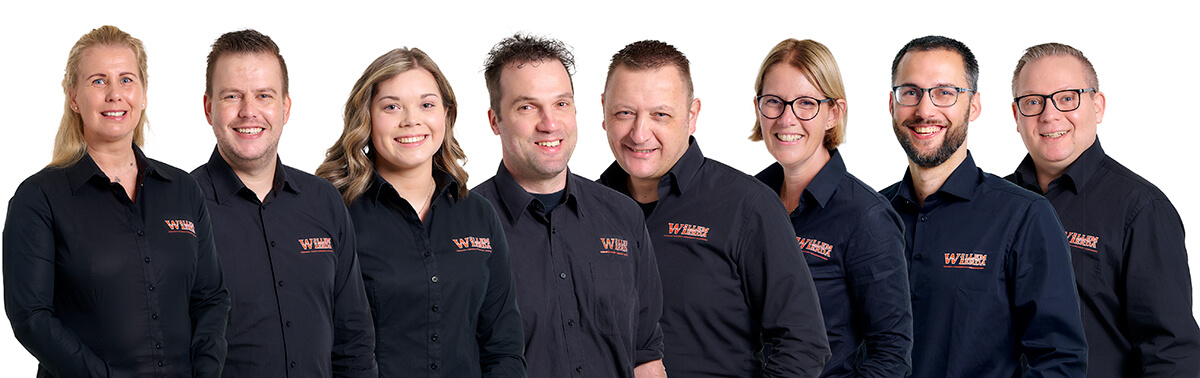 Het verkoopteam van Willem Wierda in Emmeloord, Joure en Zwolle: Hanneke, Marcel, Jeanine, Mark, Willem, Arjette, Reggy en Rico.